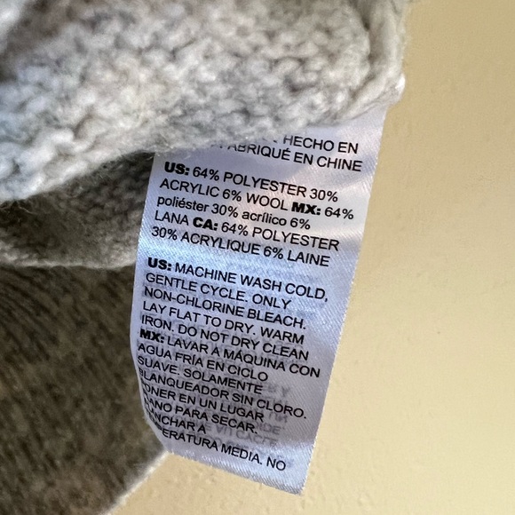 White House Black Market Holiday Sweater LG Grey V-Neck Sparkle Snowflake XLP - Picture 6 of 16